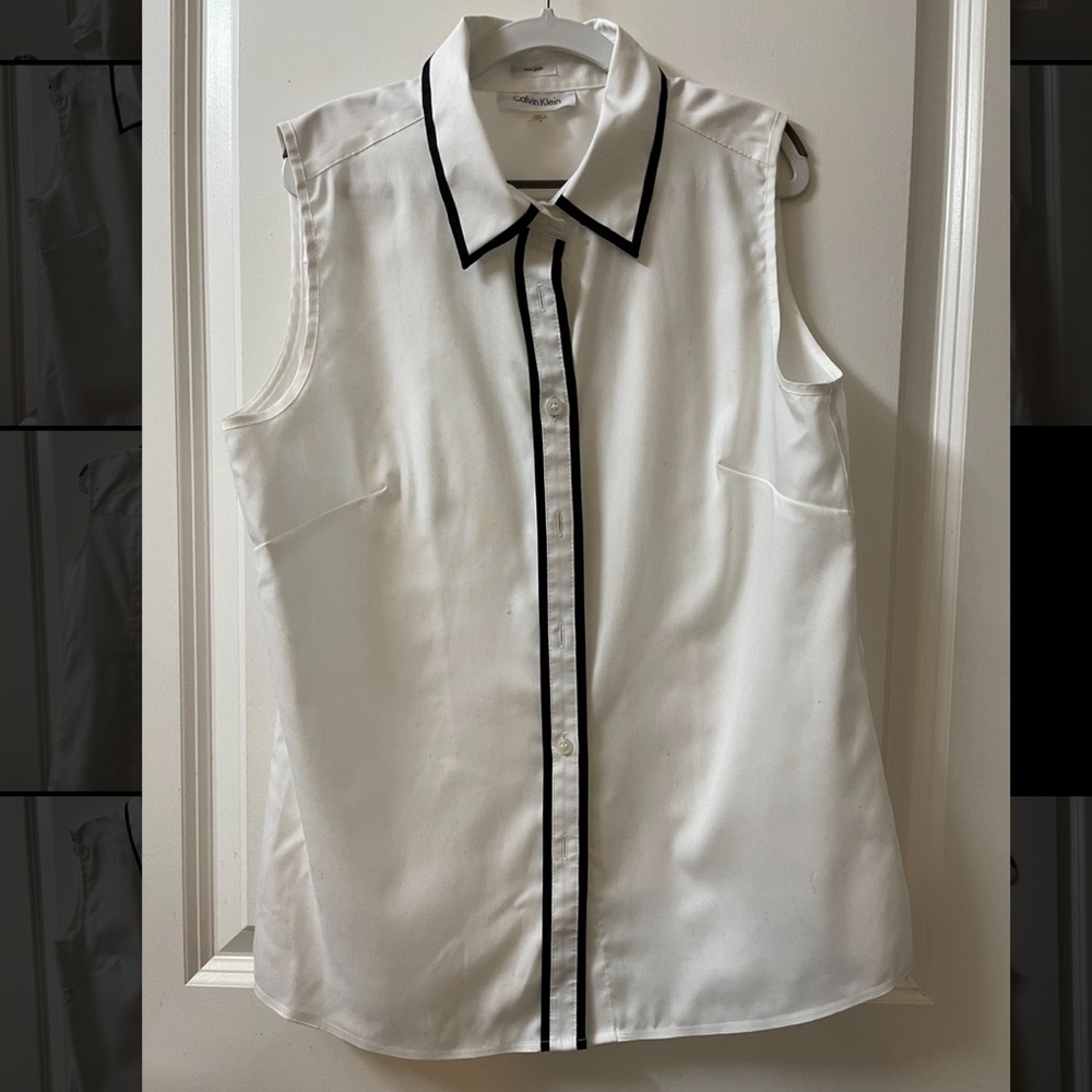 Calvin Klein
Sleeveless Button Down Shirt
Size 4